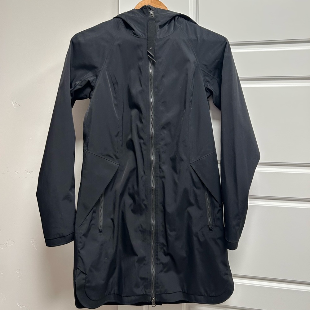 Lululemon Rain Jacket Sz 4
